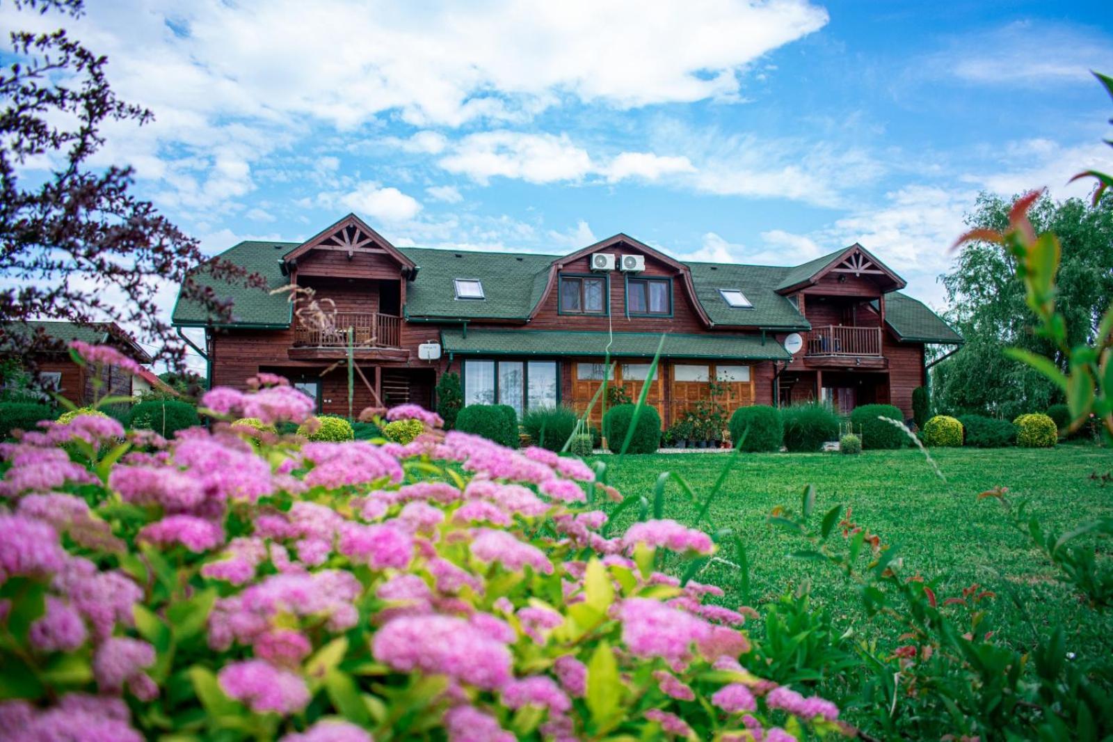 Casa De Vacanta Roua Diminetii Hotel Beclean  Bagian luar foto